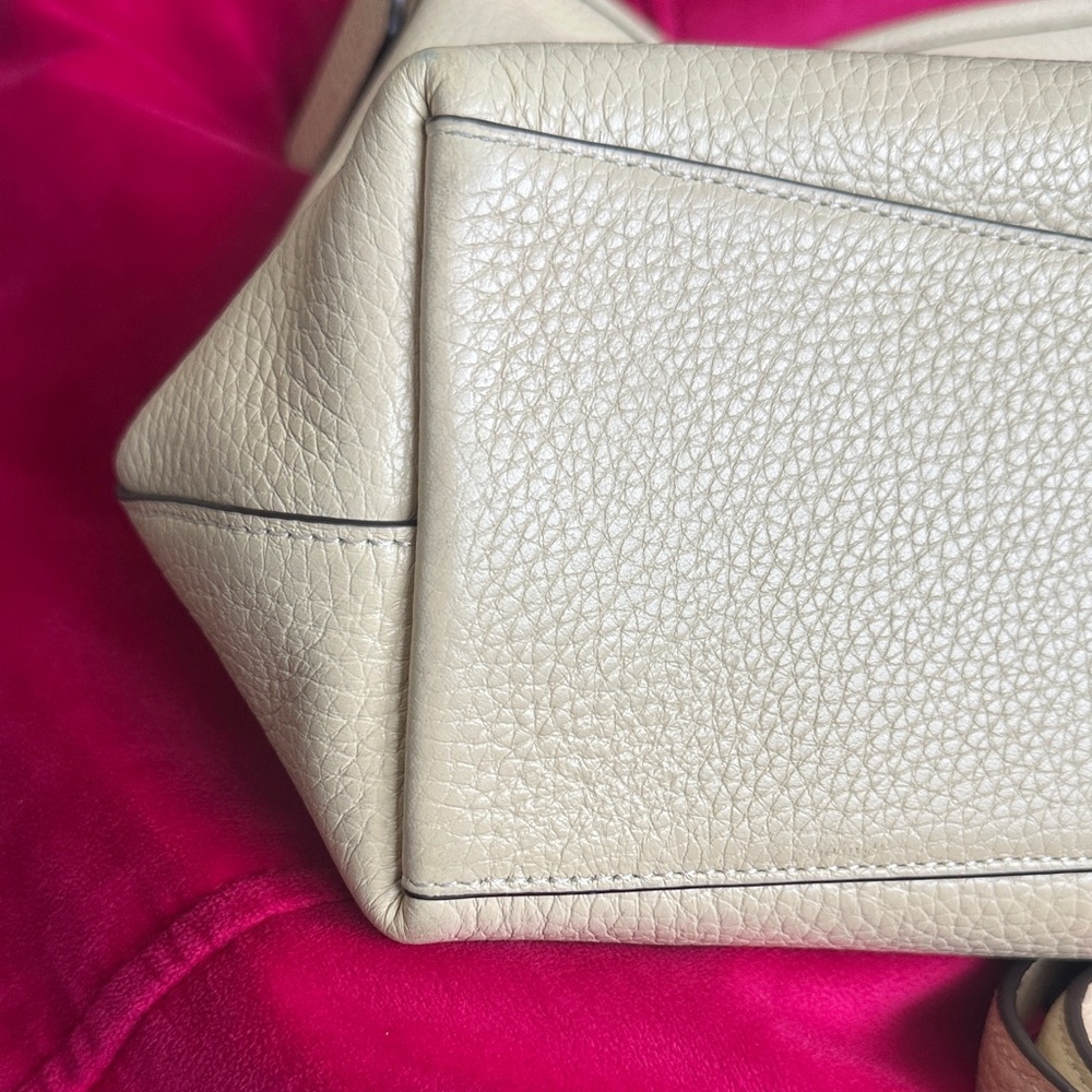Coach Cream Pebbled Leather Shoulder Hobo with Gold Hardware - Picture 6 of 9